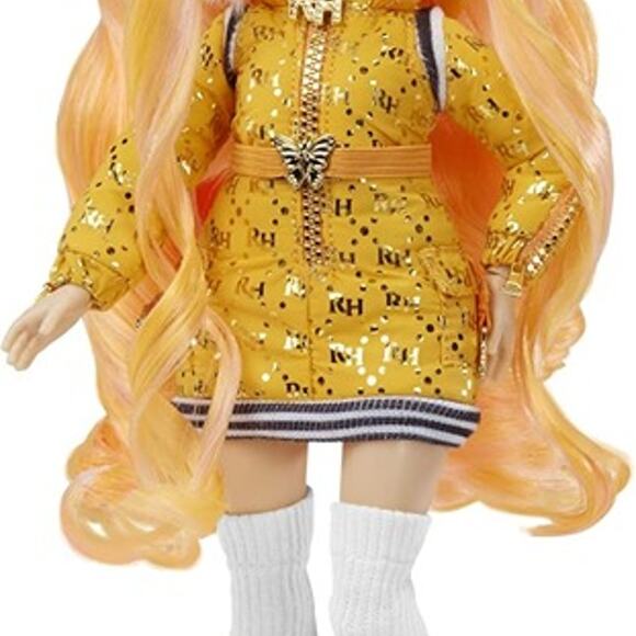 Rainbow High Winter Break Poppy Rowan – Orange Fashion Doll and Playset - Picture 2 of 6